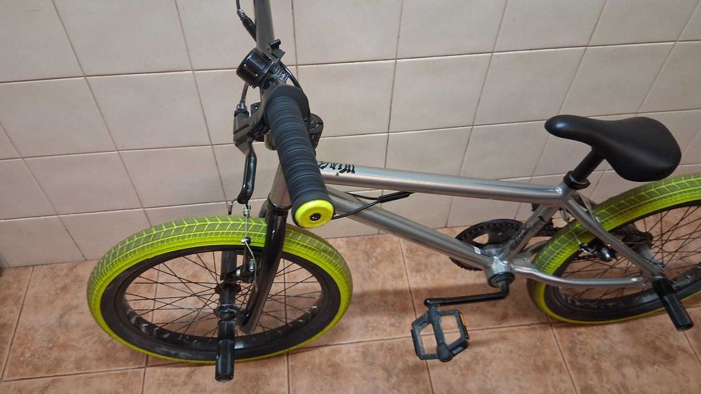 BICICLETA BMX WIPE 500 20 polegadas