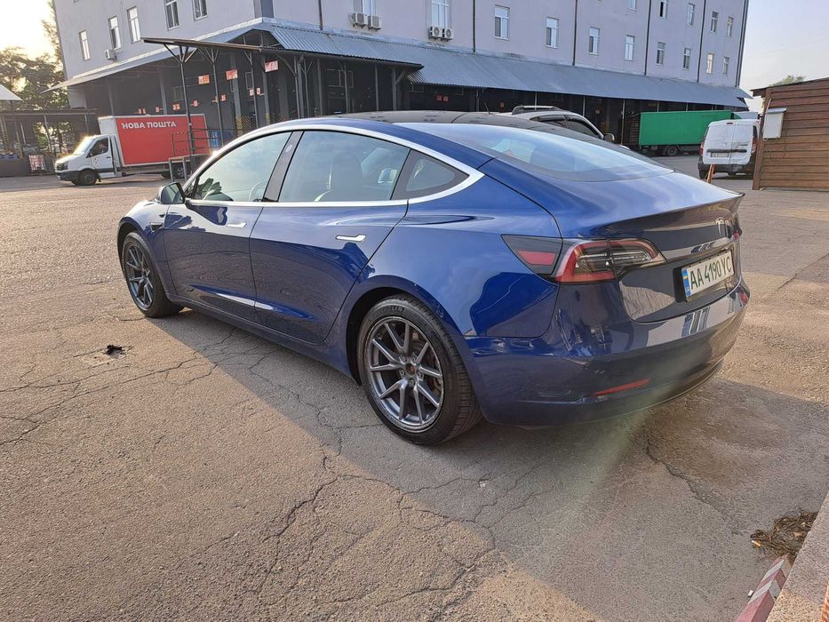 Tesla Model 3 Standart +