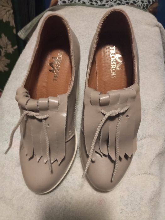 Туфли женские бежевые кожаные
