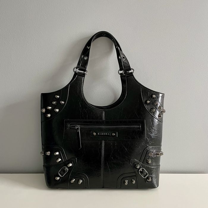 Czarna duża torebka shopper z ćwiekami Badura