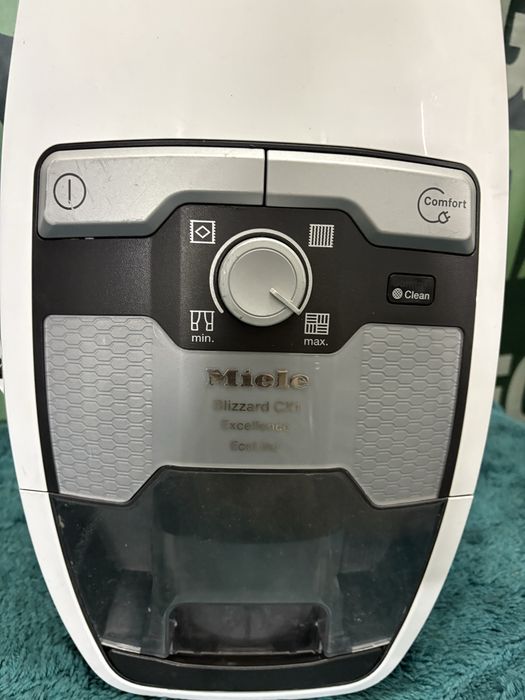 Пилосос Miele Blizzard CX1