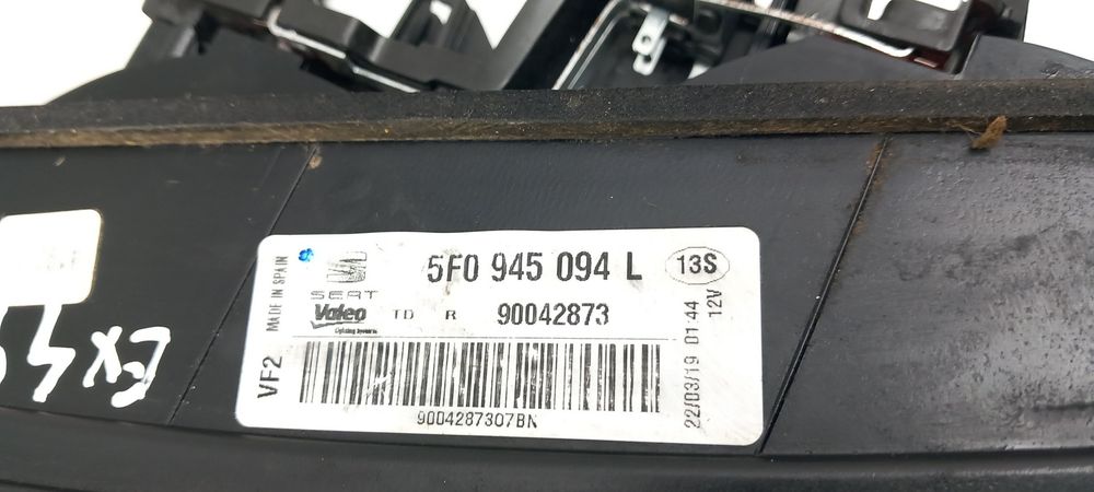 Farolim da mala direito SEAT Leon (5F1)