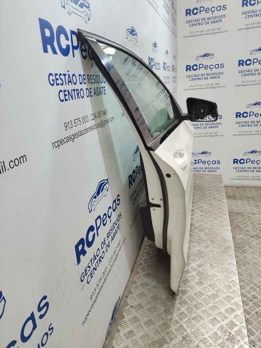 Porta frente direita Mercedes Benz Classe A W176 de 2012 a 2018