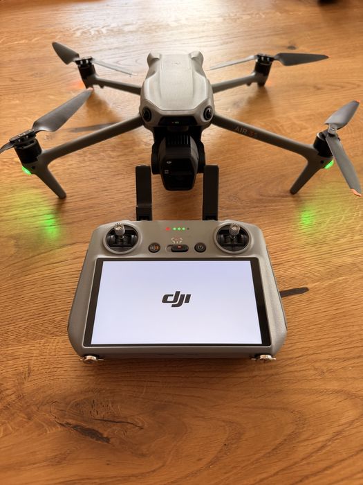 DJI Air 3S Fly More Combo + DJI RC 2 + 3 baterie - stan idealny