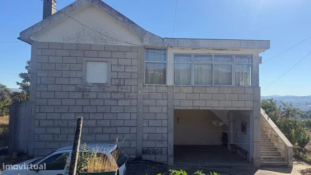 Moradia Bi-Familiar T4 + T2 em Lordelo - Vila Real