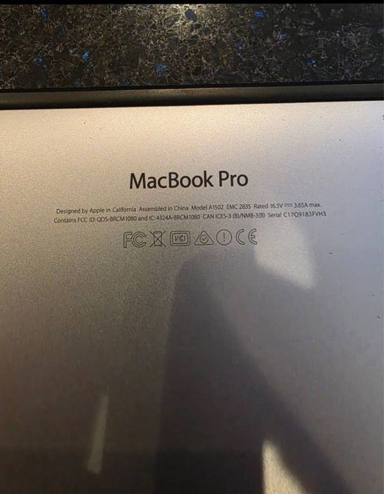 Macbook pro  13 2015 i5 1tb ssd