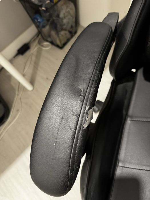 Cadeira gaming preta