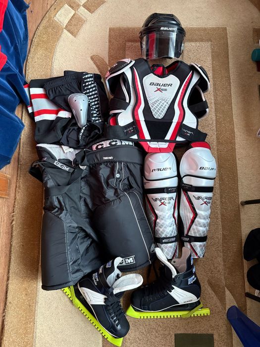 Продам комплект хокейної форми