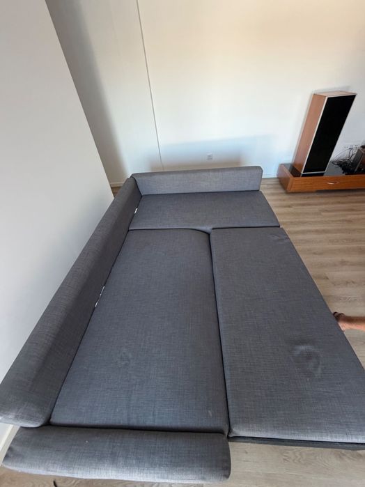Sofá cama cinzento