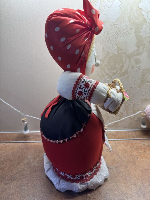 Продам сувенірну ляльку.
