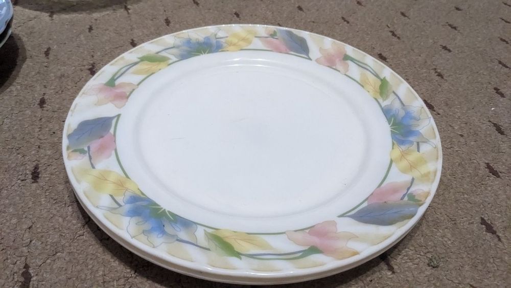 Гарні тарілки для вечері