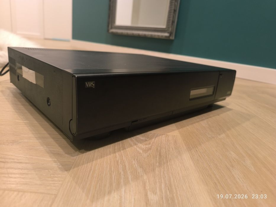 Odtwarzacz VHS loewe oc 870H