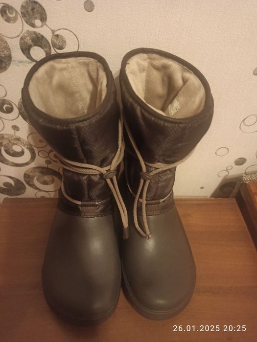 Продам сапоги Crocs