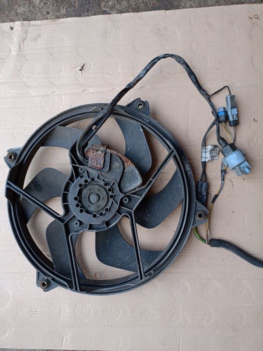 Wentylator chłodnicy 1.6hdi 110km Peugeot 407