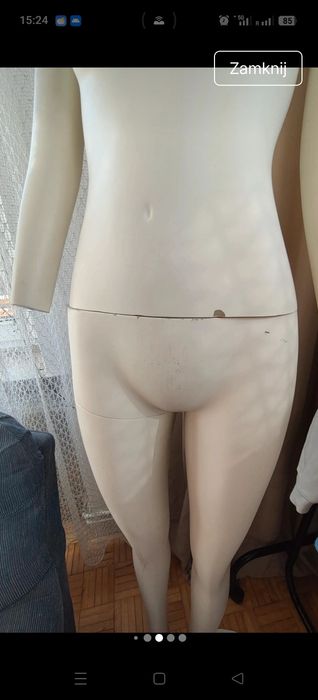 manekin damski na stojaku