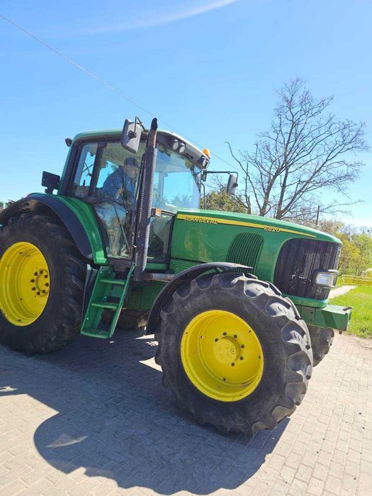 Ciągnik John Deere 6820 , rok prod. 2002  4293 h, 1 właściciel. TLS. JD 6820