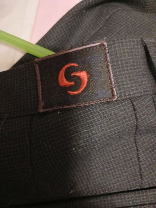 Продам новые мужские брюки size 44.