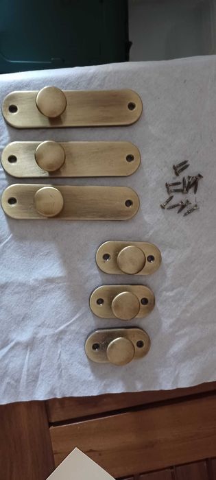 6 Puxadores de roupeiro