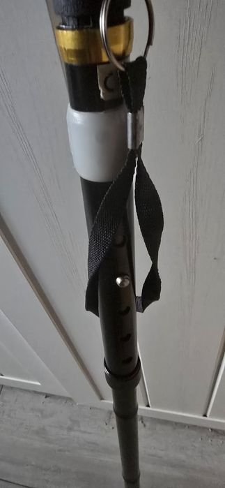 Czarna laska z regulowaną wysokością