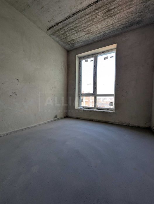 Готова, видова 2кім.квартира поруч Метро!