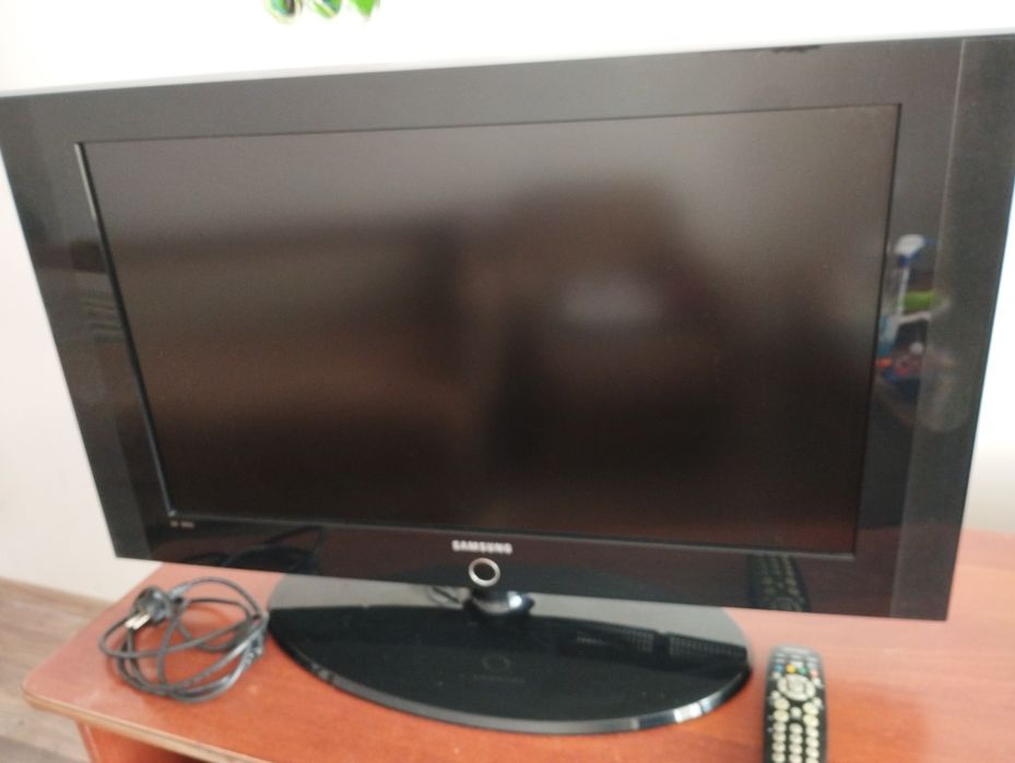 Samsung LE32A330J1 32 дюйми