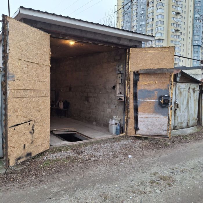 Продам капітальний гараж