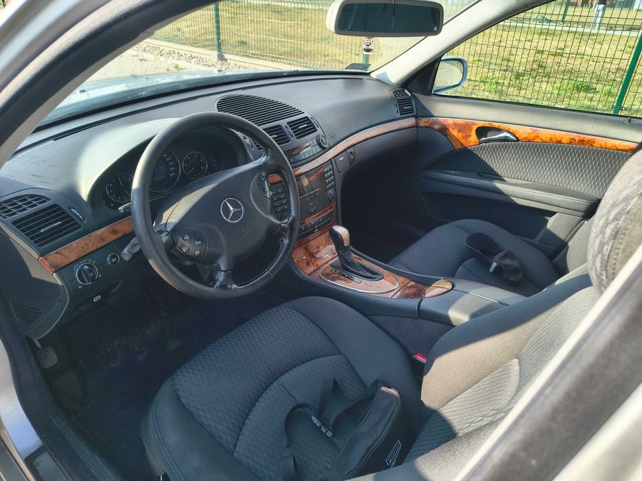 Sprzedam Mercedes Benz 270 E klasa