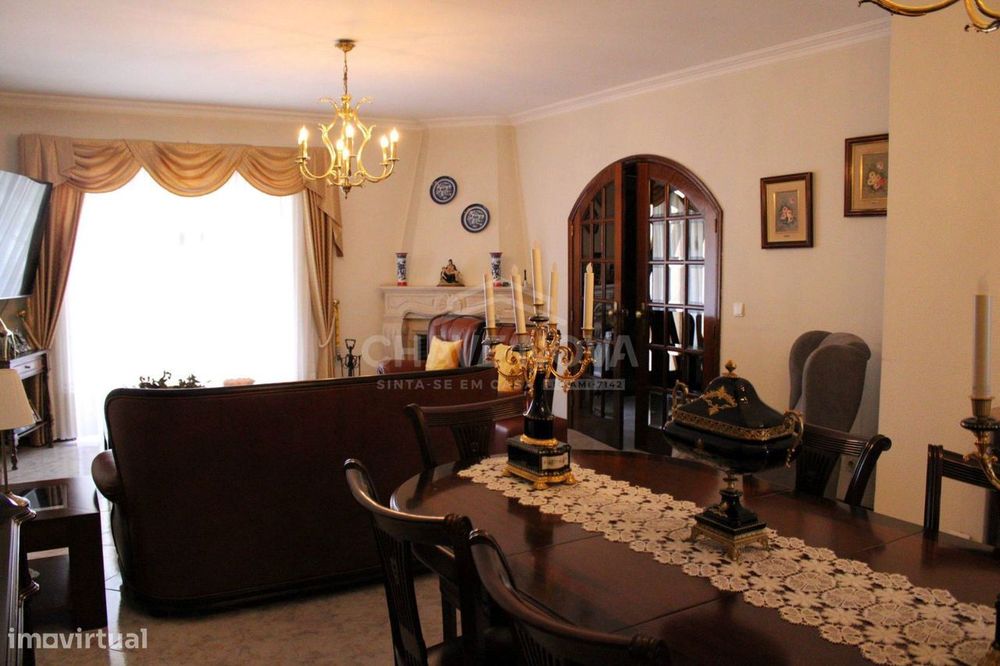 Moradia T4+Office, Pedroso, Jardim, Garagem, Próxima A29