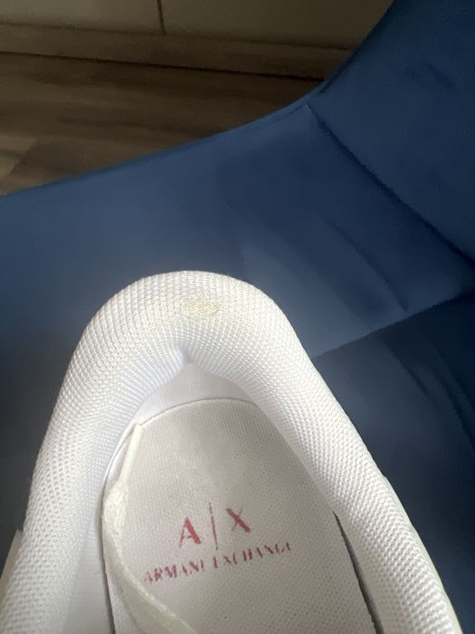 Sneakersy Armani Exchange XUX017 XCC68 K488 białe rozm 40