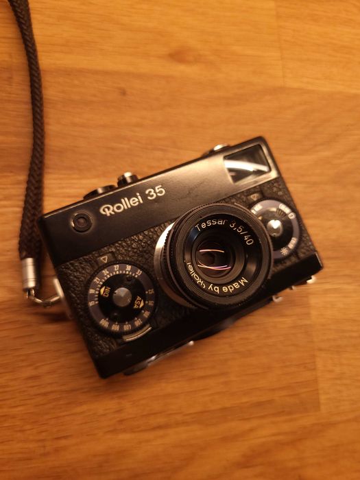Aparat analogowy Rollei 35