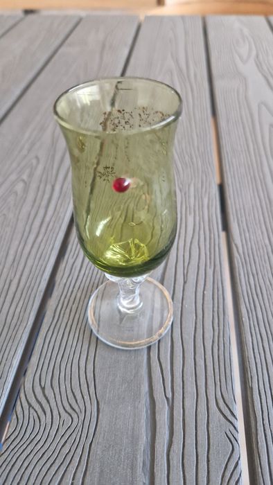 1 copo de pé verde