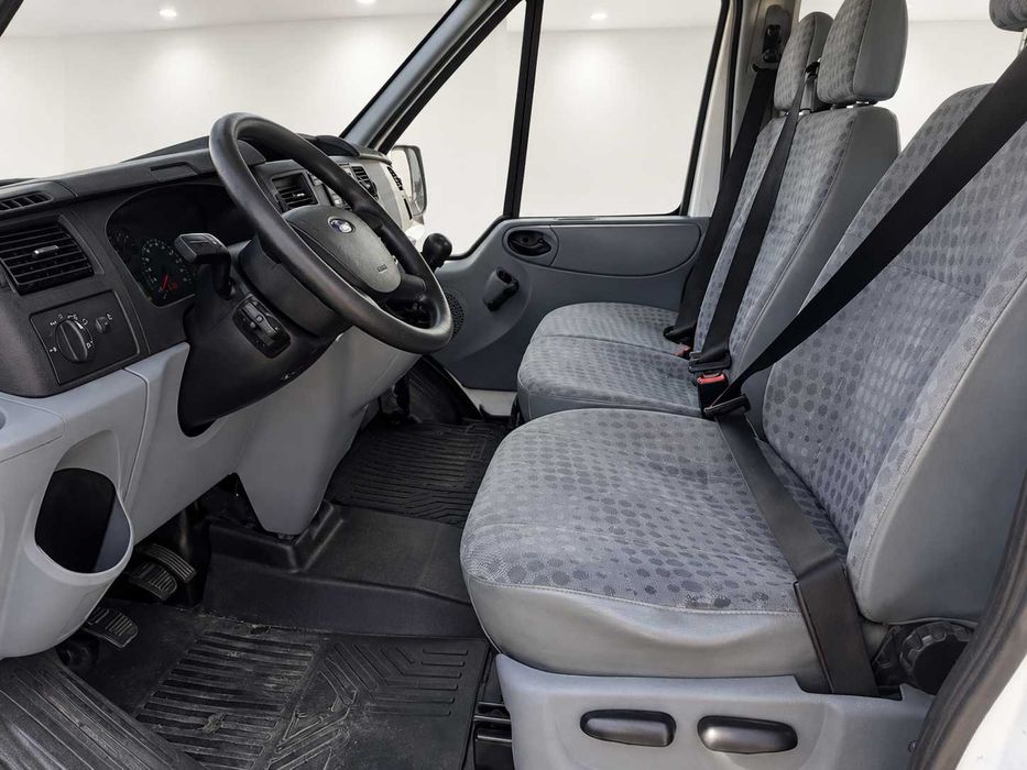 Ford Transit 330L 2.2 TDCi Longa-T.Médio 9 Lug