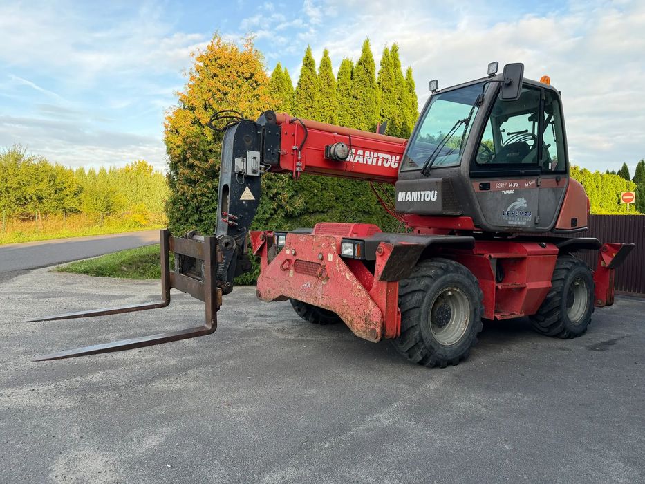 Manitou MRT 1432  Manitou MRT 1432 + kosz