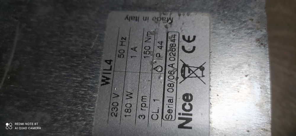 Електродвигун з редуктором від шлагбаума