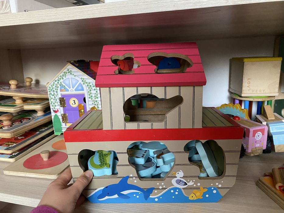 Деревʼяні розвиваючі іграшки від Melissa & Doug