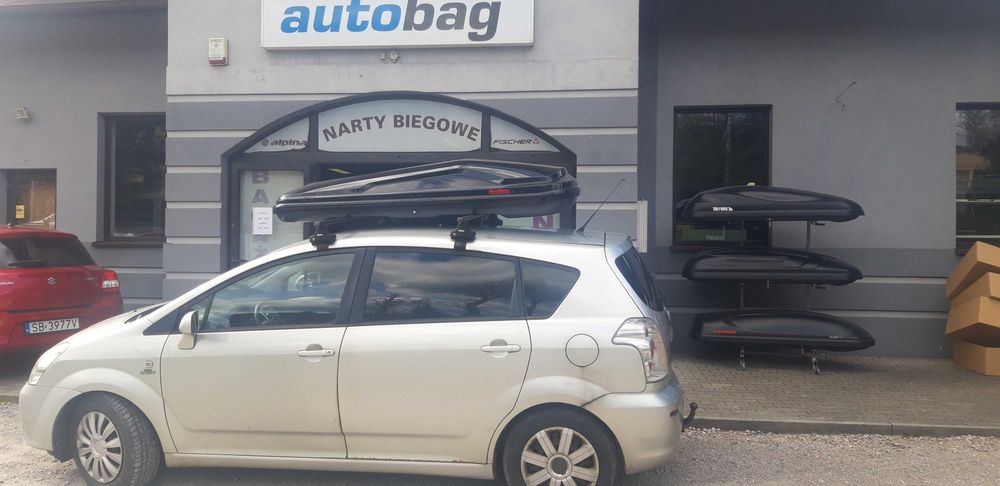 Aerodynamiczny, czarny metalik box MB Altitude 450, narty max 205 cm