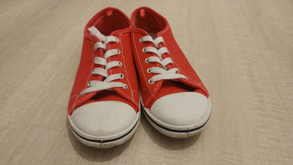 Trampki damskie czerwone rozmiar 38 (tenisówki, adidasy, converse)