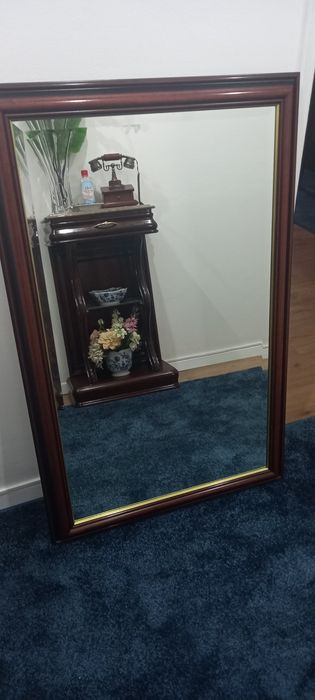 Vendo lindo espelho de moldura de madeira como novo com pouco usado