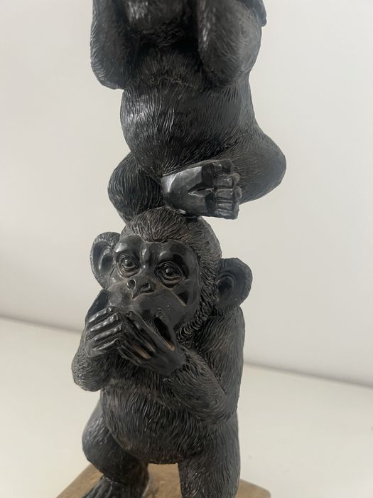 Estatua de figuras macacos cego surdo e mudo