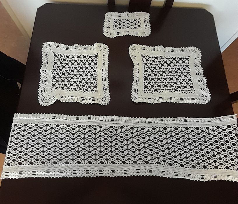 Conjunto de 4 naperons em crochê