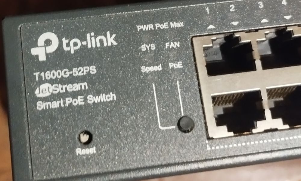 Коммутатор на 52 порта