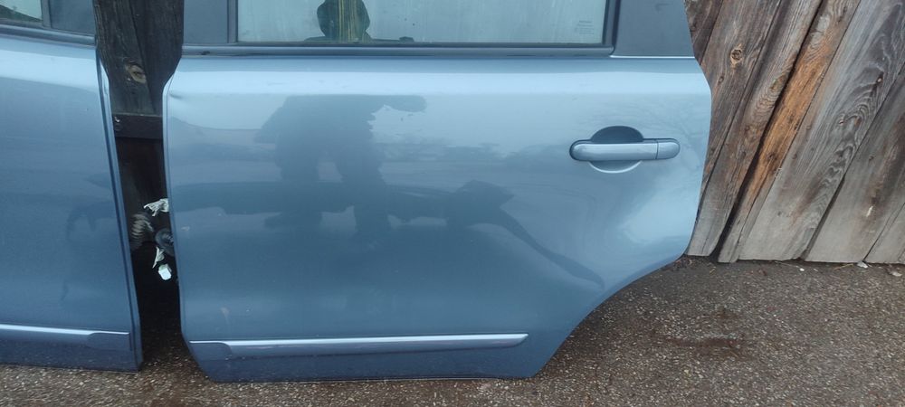 Nissan Note E11 drzwi lewe prawe przód lub tył B52G