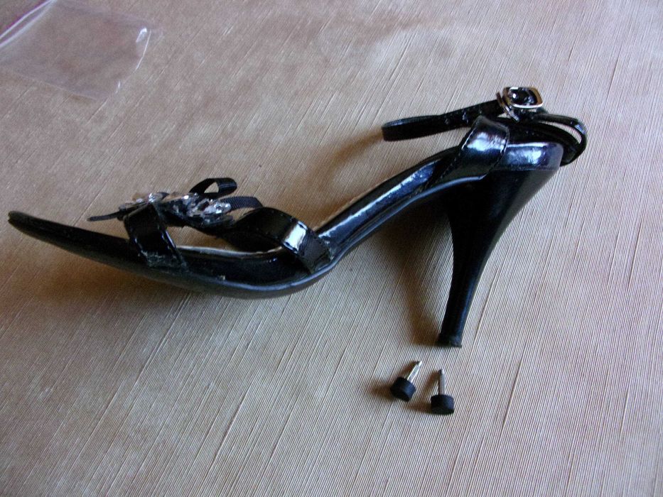 Damskie szpilki rozm. 37 czarne