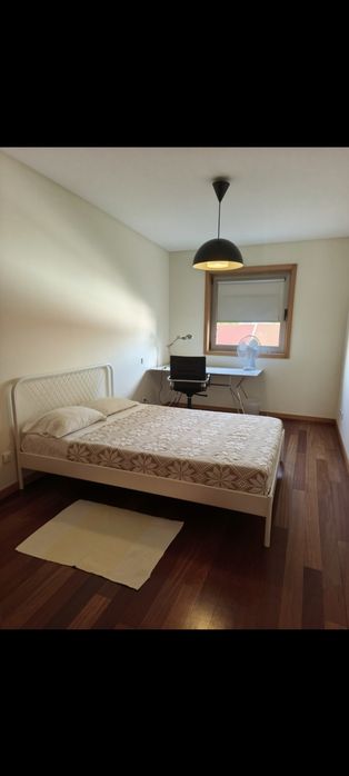 Alugo quarto de luxo