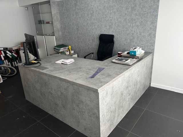 Zestaw mebli biurolwych