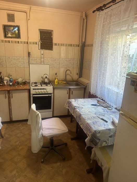 Ліжко місце, кімната на підселення