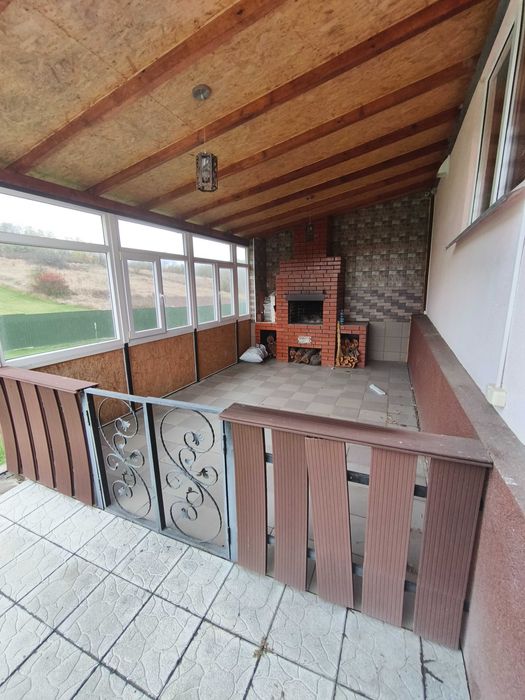 Продаж заміського будинку