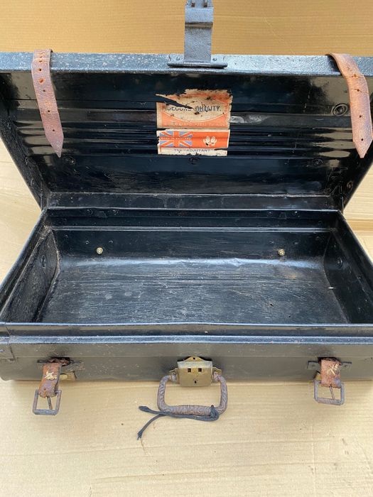 Mala Vintage de viagem em metal Inglesa dos anos 90