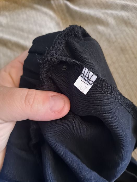 Zwiewne spodnie rozcięcia