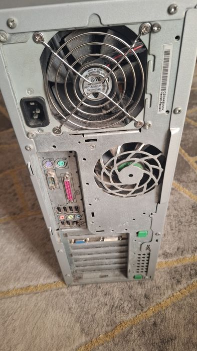 Vendo torre de computador